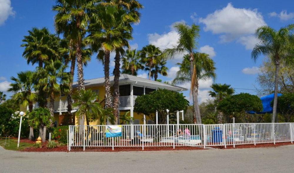 Winter Quarters Encore Manatee Rv Resort Bradenton Exterior foto